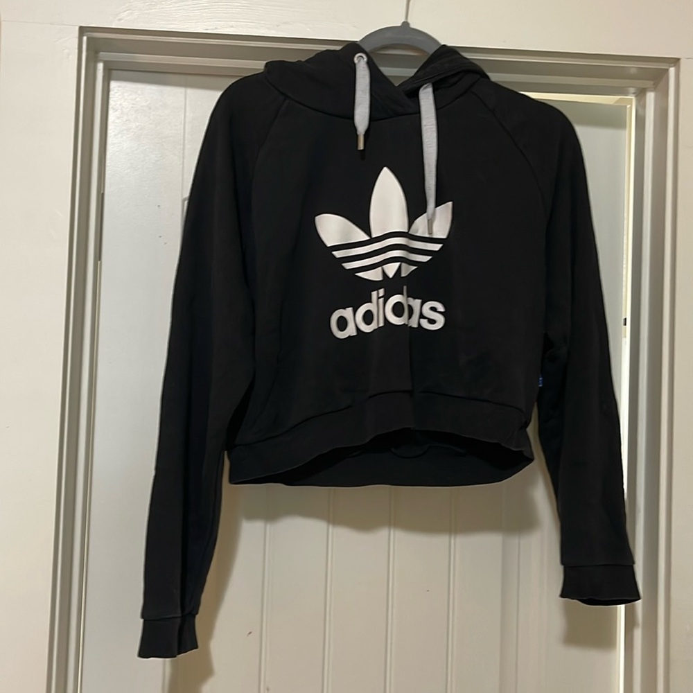 ✨ MOVE OUT SALE ✨ Addidas Crop Sweatshirt
